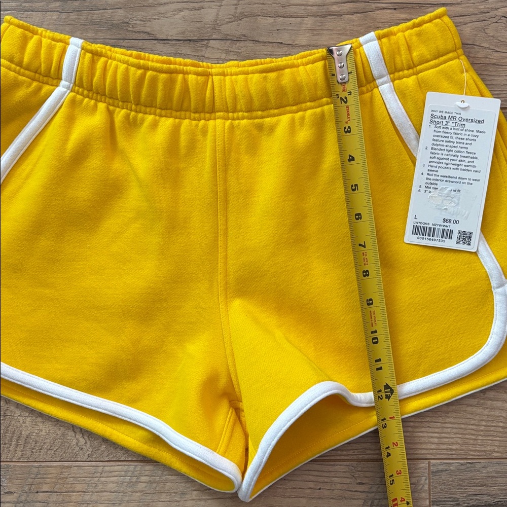 NWT Scuba Mid Rise Oversized Short 3” Trim Women’s Size Large MZYW/WHT - Picture 5 of 9